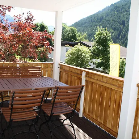 Ruhige In Mit Garten Apartamento